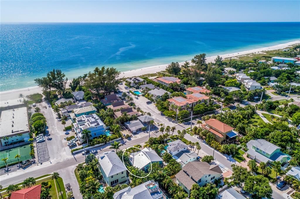 En Venta: $899,000 (3 camas, 2 baños, 1032 Pies cuadrados)