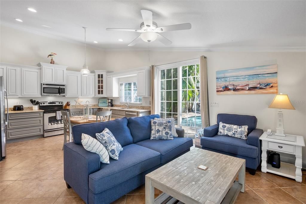 En Venta: $899,000 (3 camas, 2 baños, 1032 Pies cuadrados)