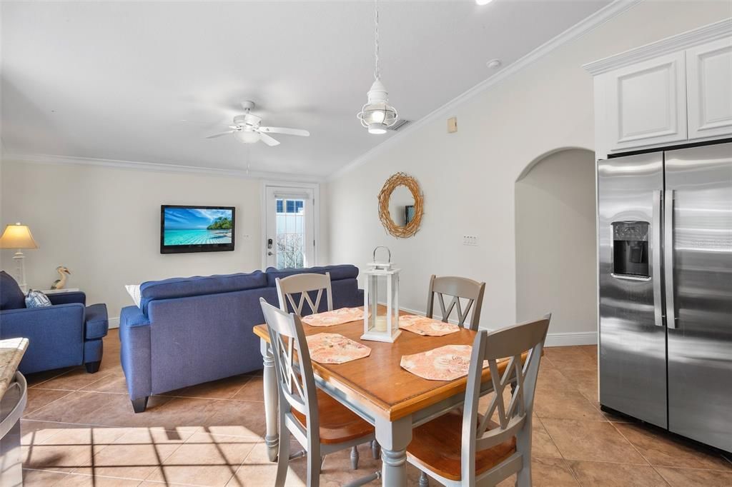 En Venta: $899,000 (3 camas, 2 baños, 1032 Pies cuadrados)