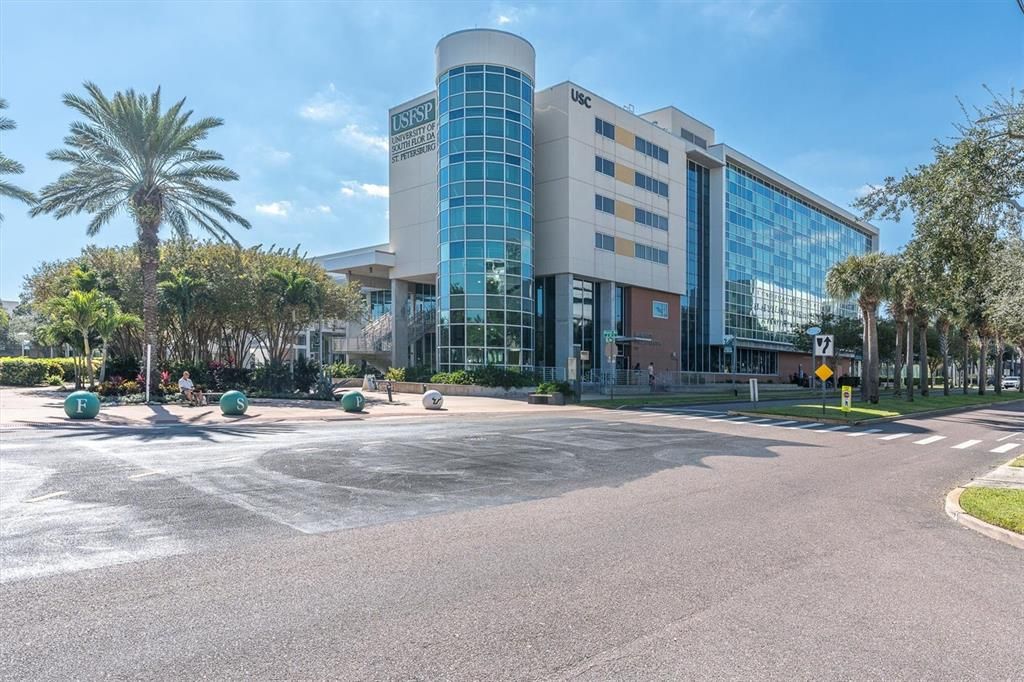 For Sale: $309,000 (1 beds, 1 baths, 660 Square Feet)