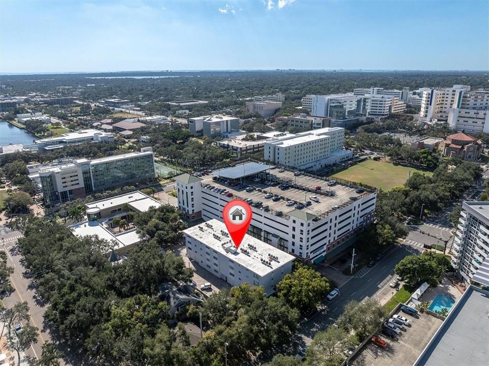 For Sale: $309,000 (1 beds, 1 baths, 660 Square Feet)