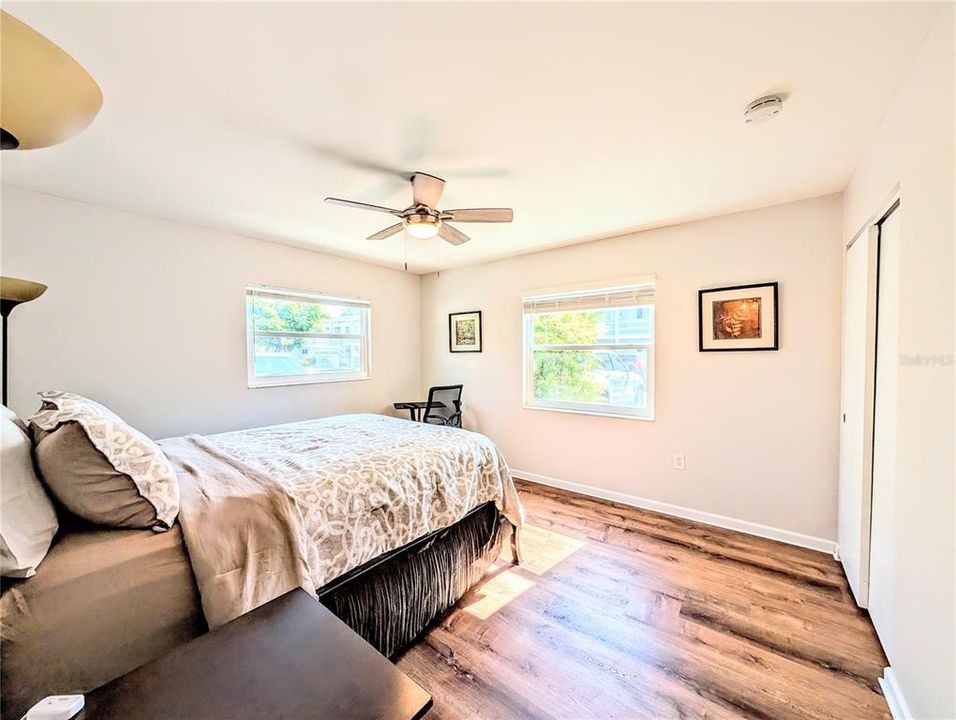 На продажу: $134,999 (2 спален, 2 ванн, 862 Квадратных фут)