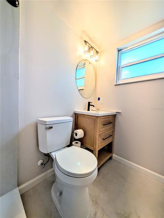 На продажу: $134,999 (2 спален, 2 ванн, 862 Квадратных фут)