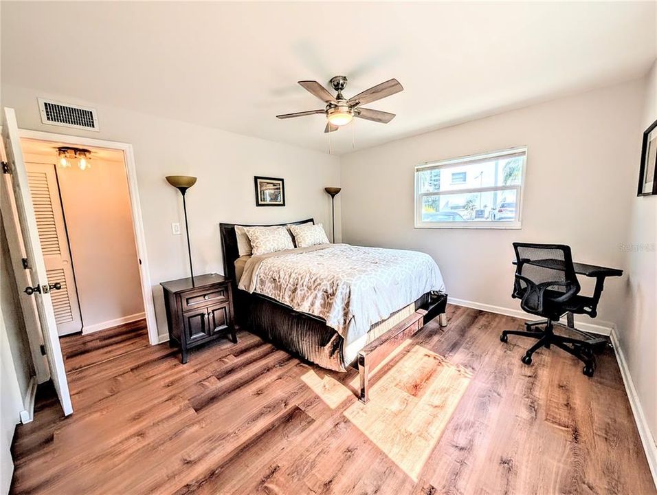 На продажу: $134,999 (2 спален, 2 ванн, 862 Квадратных фут)