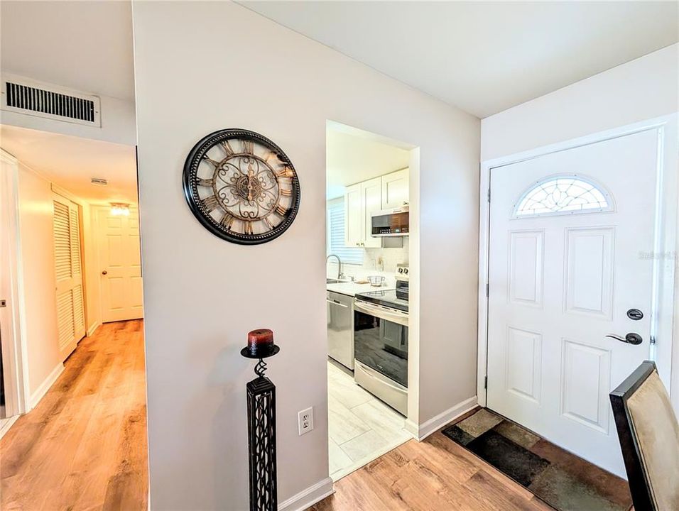 На продажу: $134,999 (2 спален, 2 ванн, 862 Квадратных фут)