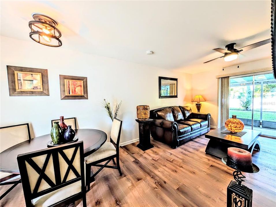 На продажу: $134,999 (2 спален, 2 ванн, 862 Квадратных фут)