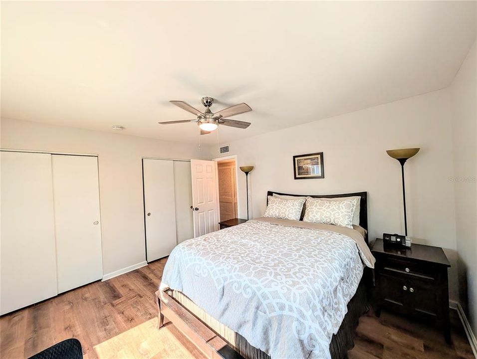 На продажу: $134,999 (2 спален, 2 ванн, 862 Квадратных фут)