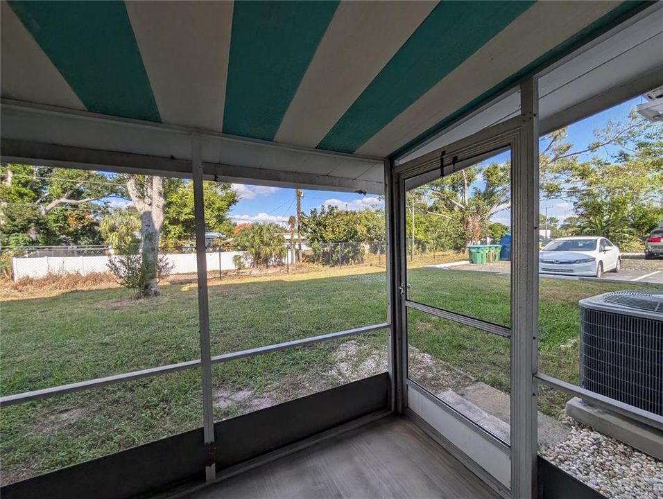 На продажу: $134,999 (2 спален, 2 ванн, 862 Квадратных фут)