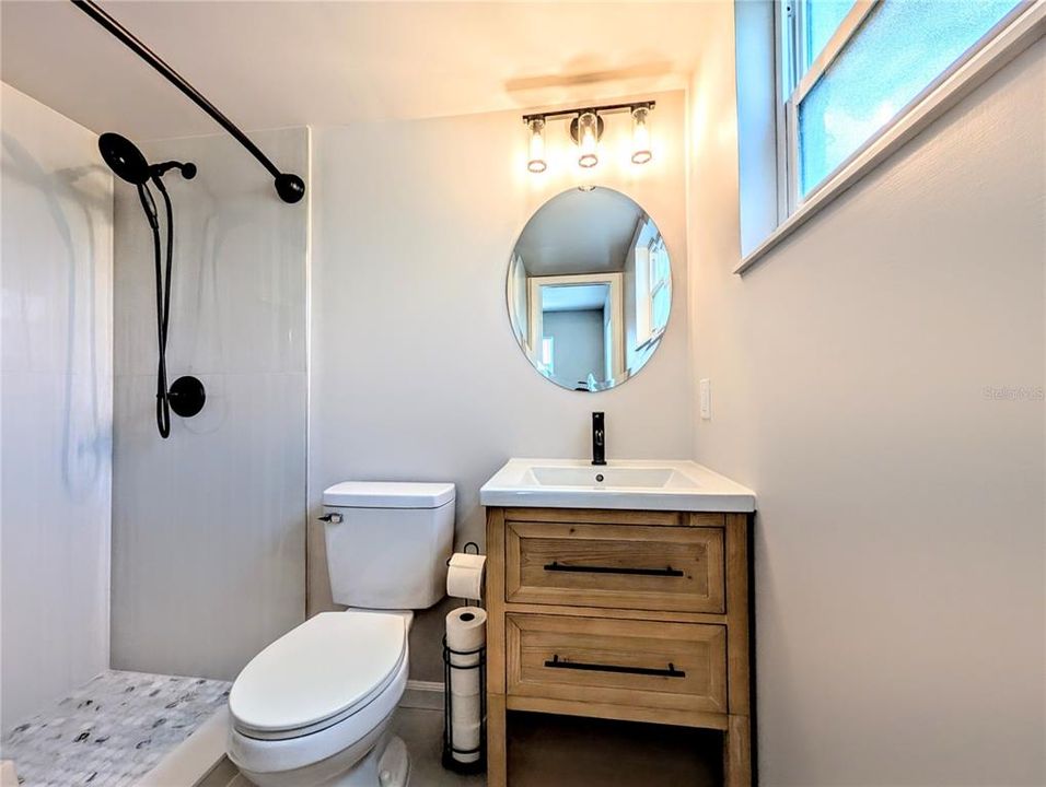 На продажу: $134,999 (2 спален, 2 ванн, 862 Квадратных фут)