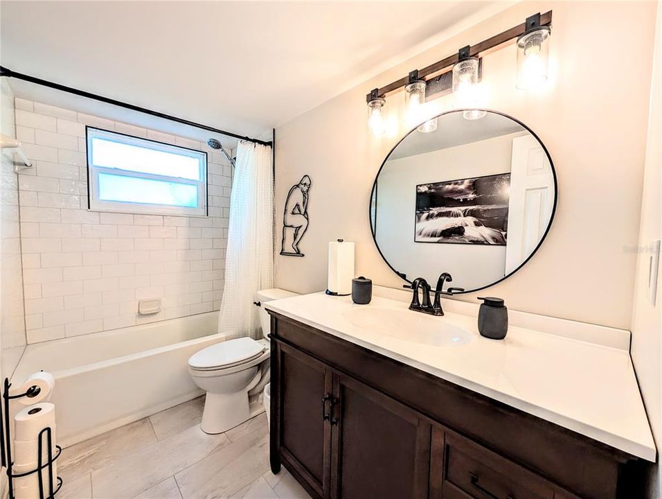 На продажу: $134,999 (2 спален, 2 ванн, 862 Квадратных фут)