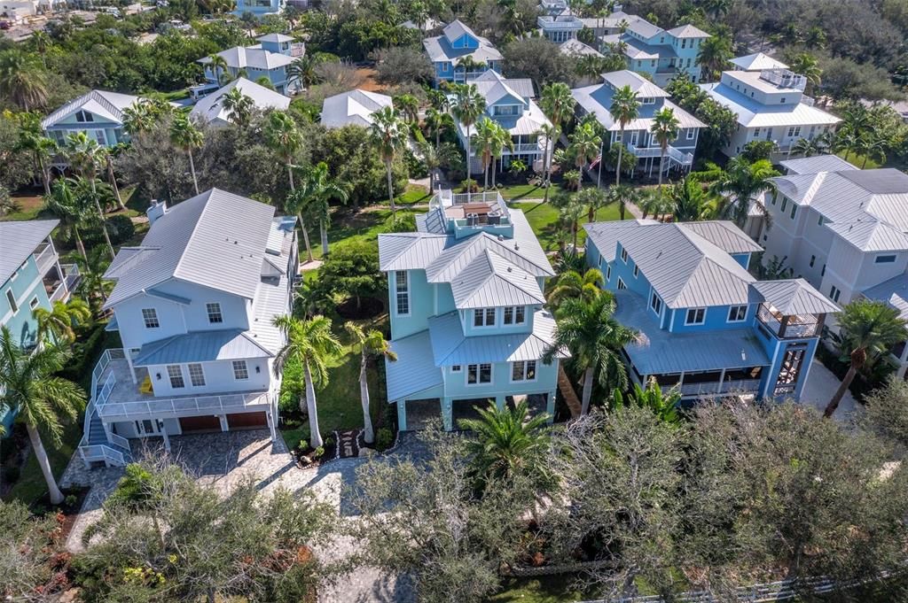 For Sale: $2,795,000 (4 beds, 4 baths, 2900 Square Feet)