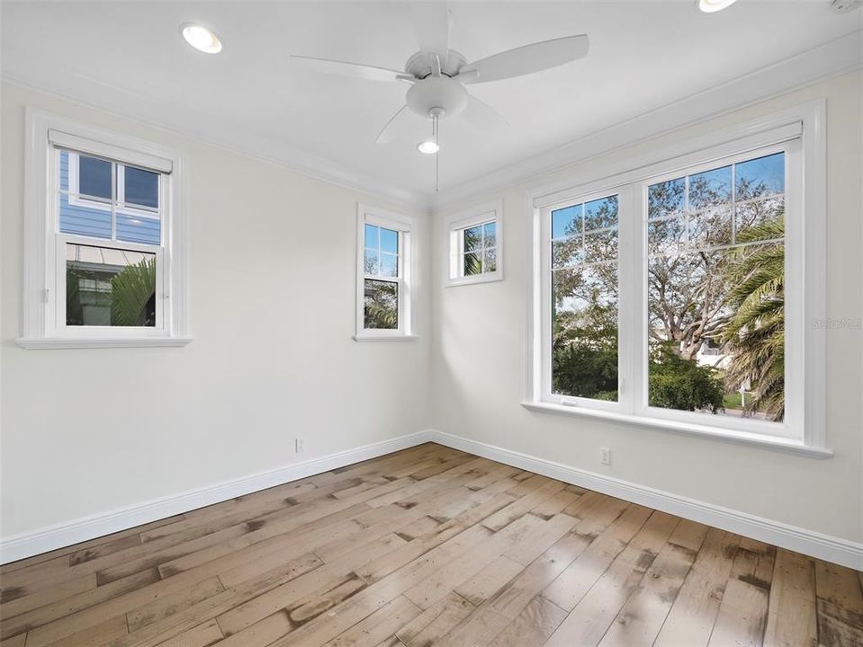 For Sale: $2,795,000 (4 beds, 4 baths, 2900 Square Feet)