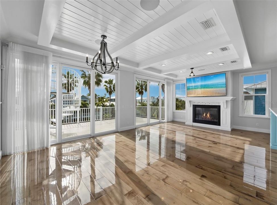 For Sale: $2,795,000 (4 beds, 4 baths, 2900 Square Feet)