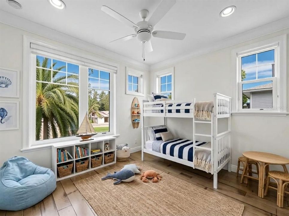 For Sale: $2,795,000 (4 beds, 4 baths, 2900 Square Feet)