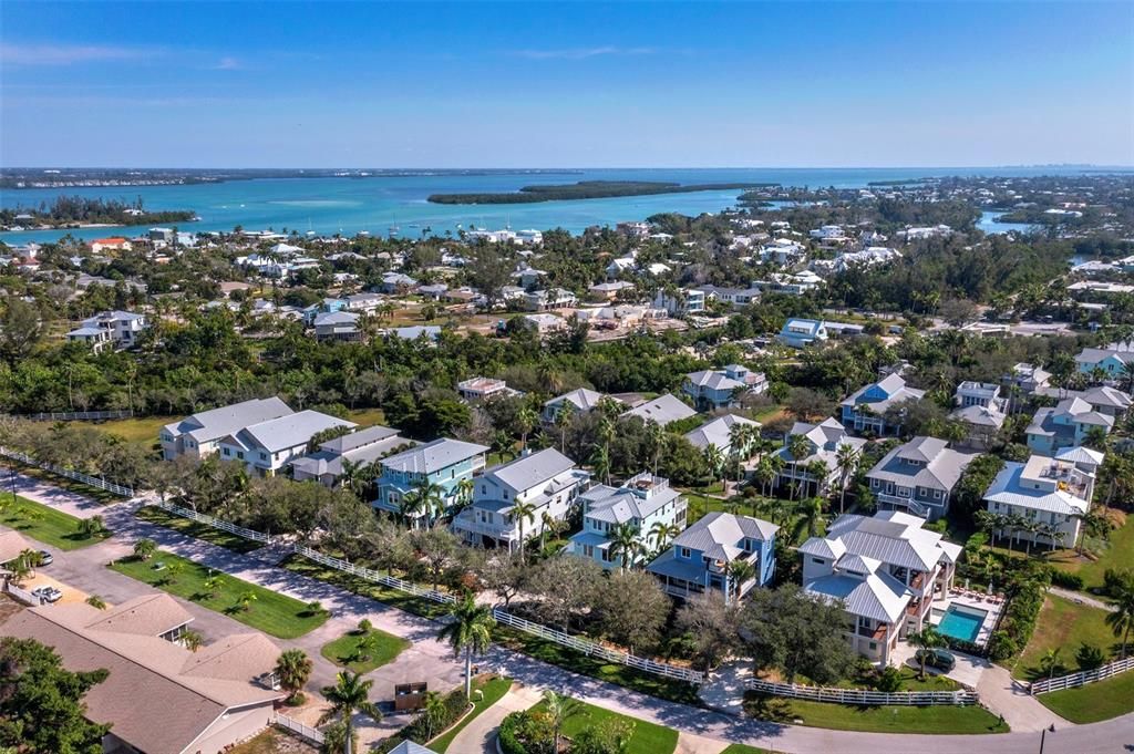 For Sale: $2,795,000 (4 beds, 4 baths, 2900 Square Feet)