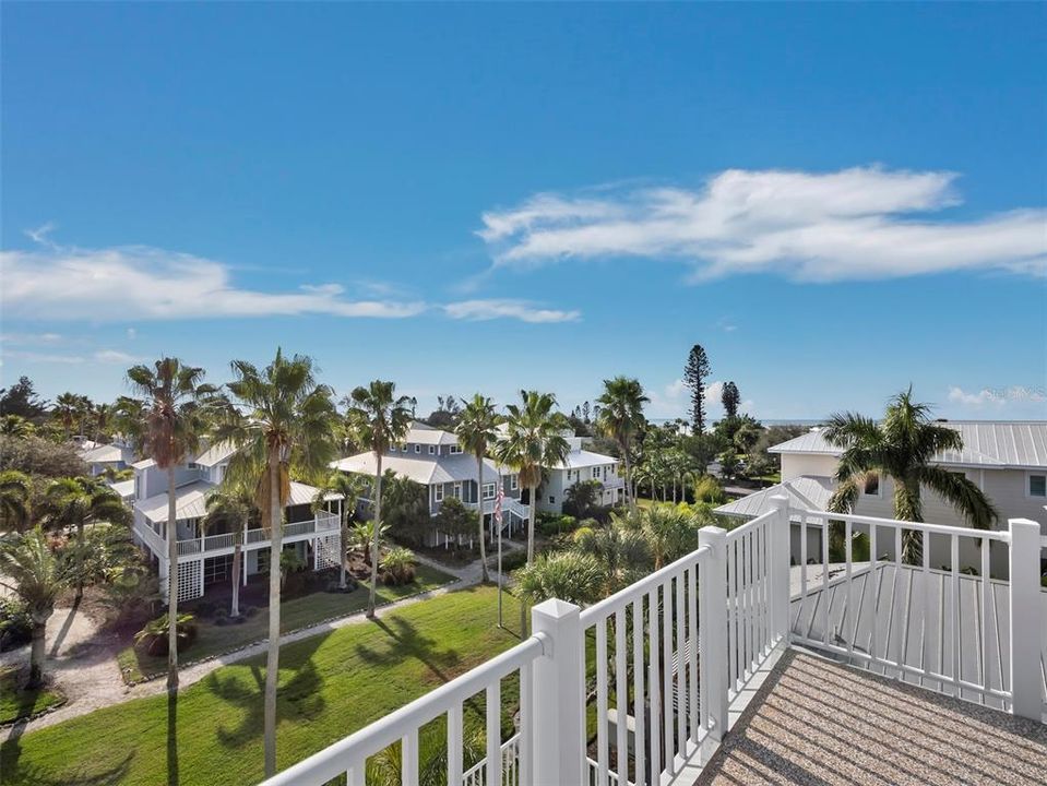 For Sale: $2,795,000 (4 beds, 4 baths, 2900 Square Feet)