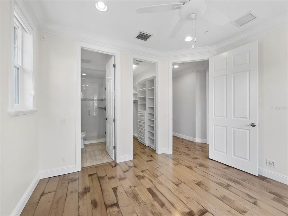 For Sale: $2,795,000 (4 beds, 4 baths, 2900 Square Feet)