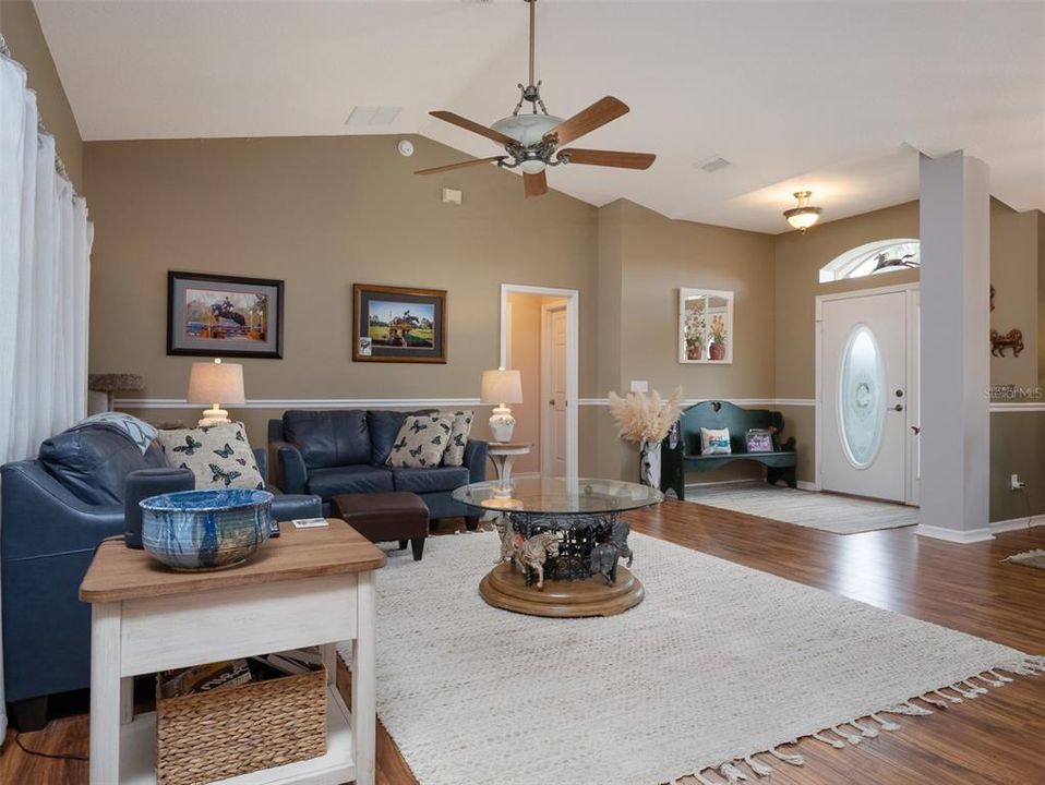 На продажу: $1,685,000 (3 спален, 2 ванн, 1800 Квадратных фут)