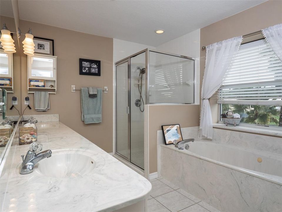 На продажу: $1,685,000 (3 спален, 2 ванн, 1800 Квадратных фут)