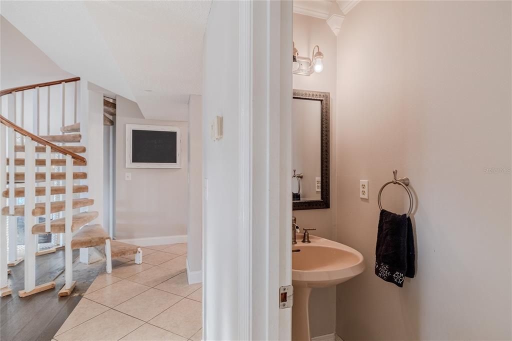 For Sale: $609,900 (4 beds, 2 baths, 2163 Square Feet)