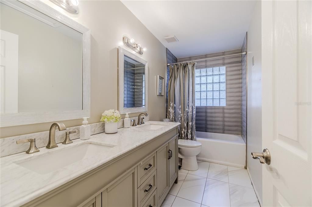 For Sale: $609,900 (4 beds, 2 baths, 2163 Square Feet)