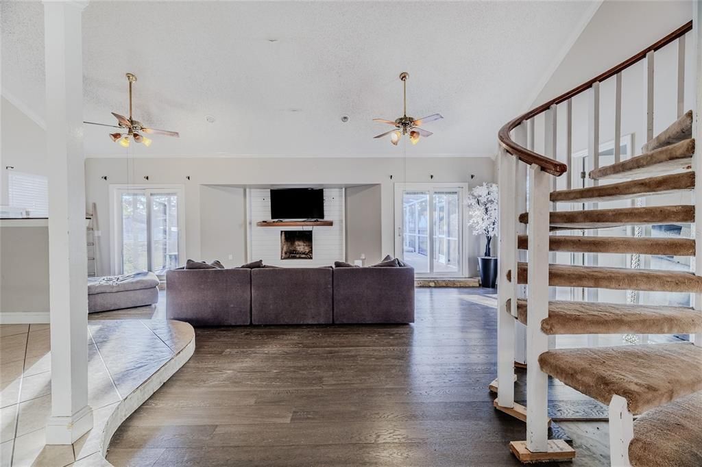 For Sale: $609,900 (4 beds, 2 baths, 2163 Square Feet)