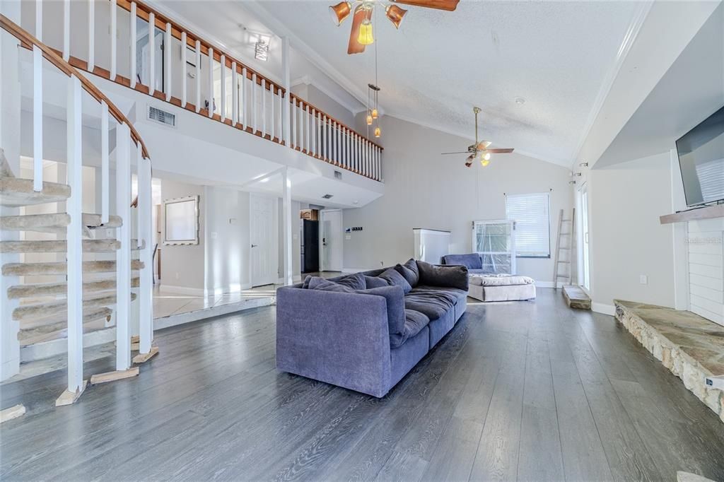 For Sale: $609,900 (4 beds, 2 baths, 2163 Square Feet)