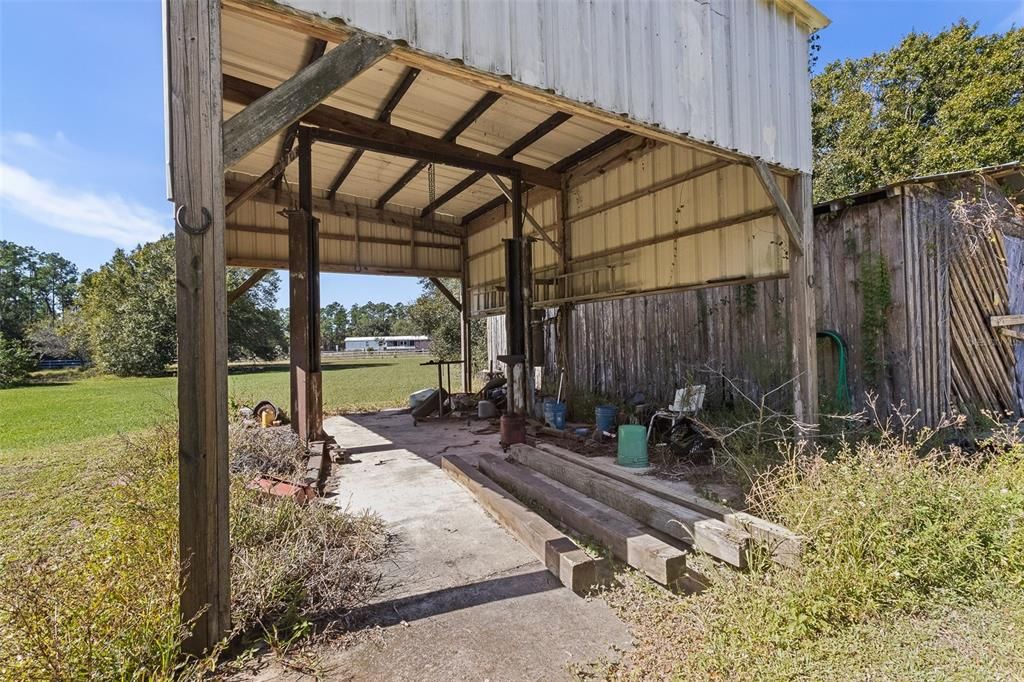 For Sale: $370,000 (3 beds, 2 baths, 988 Square Feet)