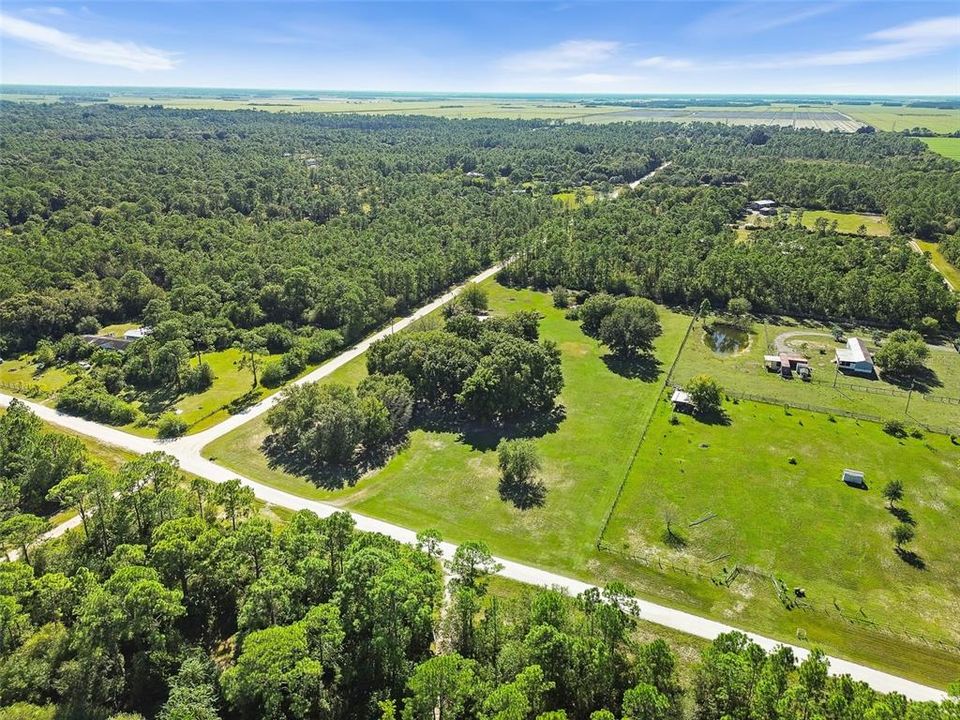 For Sale: $370,000 (3 beds, 2 baths, 988 Square Feet)