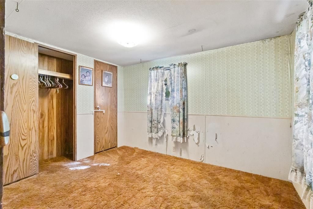 For Sale: $370,000 (3 beds, 2 baths, 988 Square Feet)