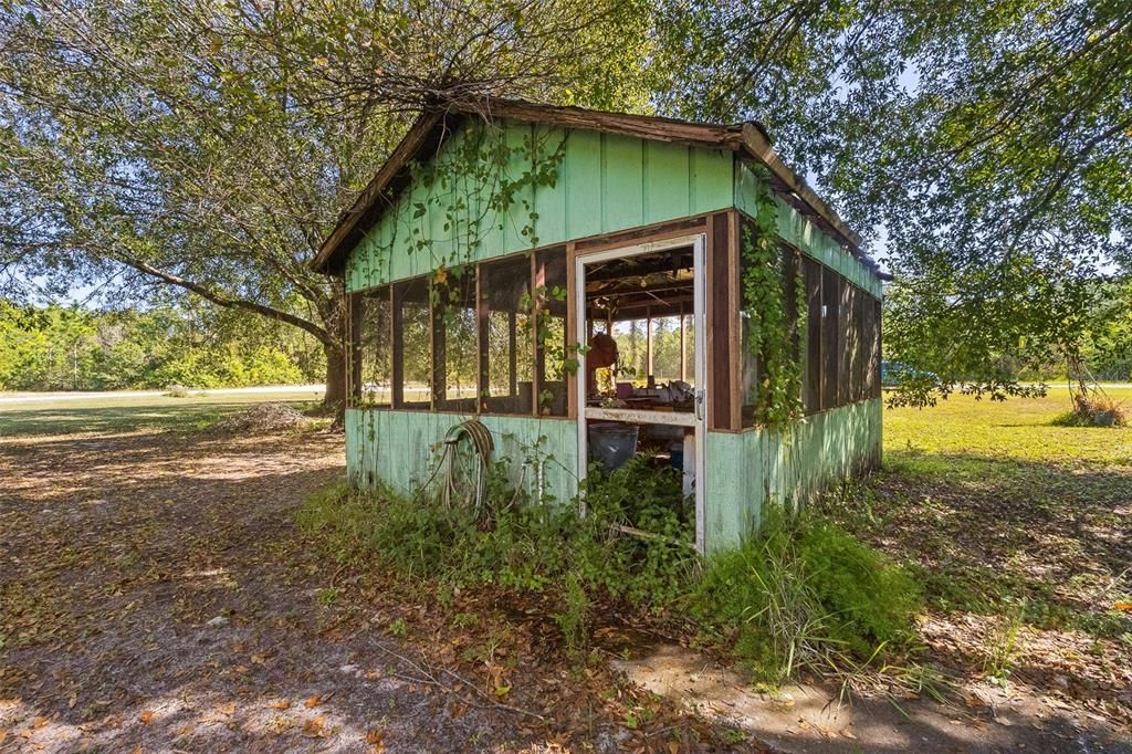 For Sale: $370,000 (3 beds, 2 baths, 988 Square Feet)