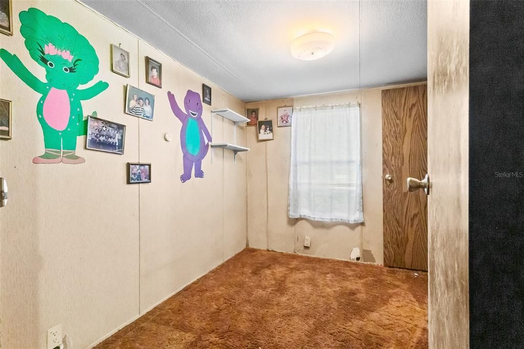 For Sale: $370,000 (3 beds, 2 baths, 988 Square Feet)