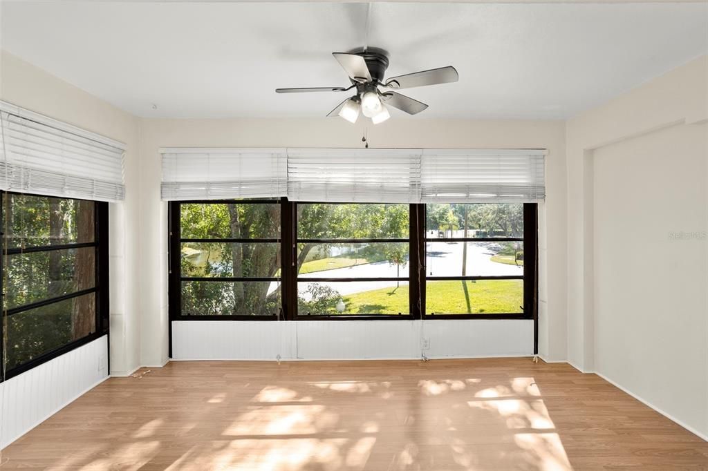 For Sale: $180,000 (2 beds, 2 baths, 1030 Square Feet)