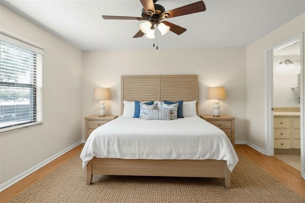 For Sale: $180,000 (2 beds, 2 baths, 1030 Square Feet)