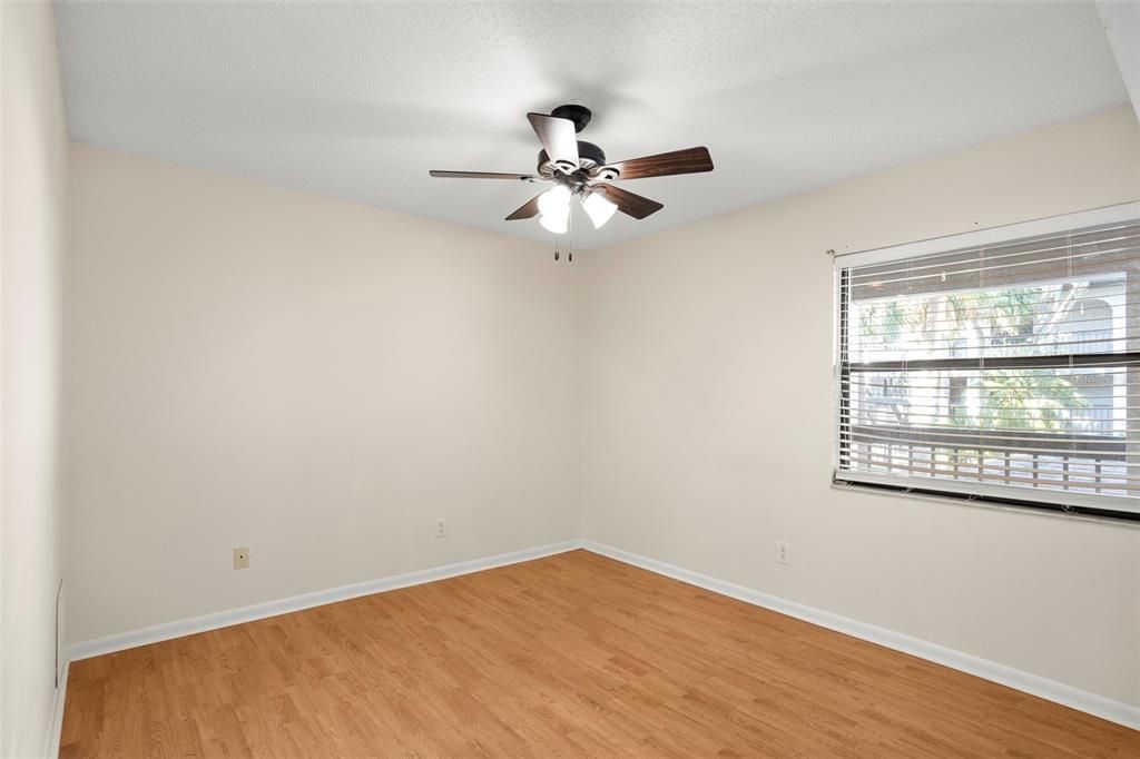 For Sale: $180,000 (2 beds, 2 baths, 1030 Square Feet)