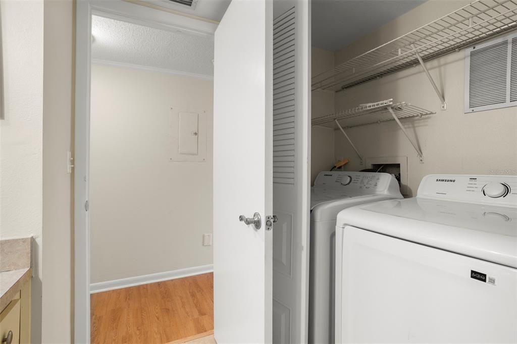 For Sale: $180,000 (2 beds, 2 baths, 1030 Square Feet)