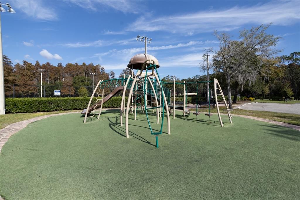 For Sale: $180,000 (2 beds, 2 baths, 1030 Square Feet)