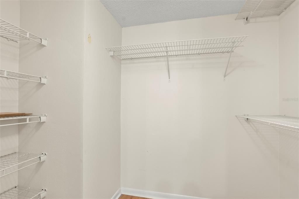 For Sale: $180,000 (2 beds, 2 baths, 1030 Square Feet)