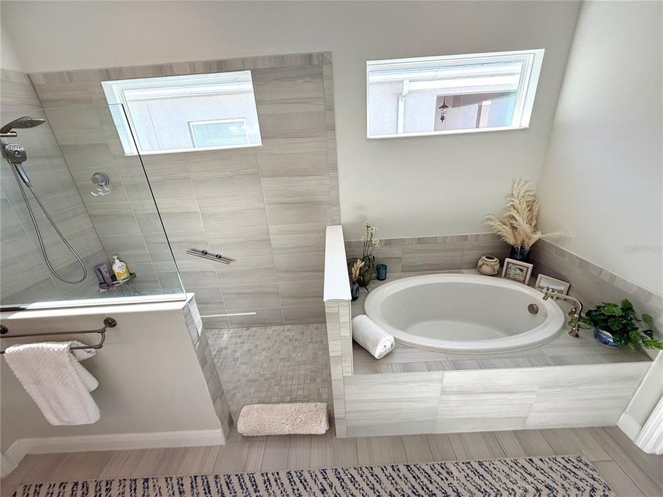 For Sale: $514,990 (2 beds, 2 baths, 2161 Square Feet)