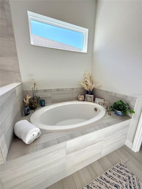 For Sale: $514,990 (2 beds, 2 baths, 2161 Square Feet)