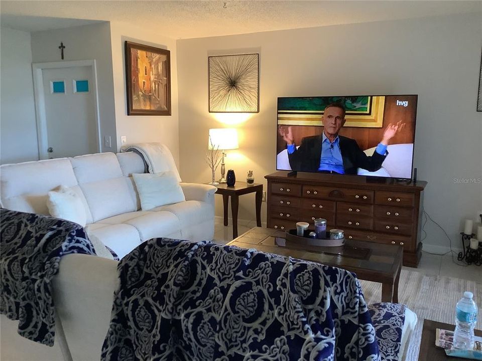 待售: $200,000 (2 贝兹, 2 浴室, 1135 平方英尺)