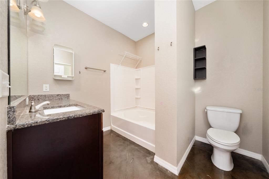 Active With Contract: $230,000 (3 beds, 2 baths, 1268 Square Feet)