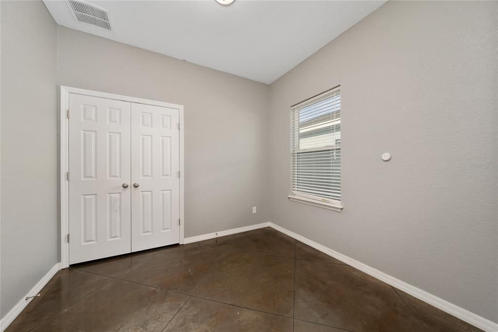 Active With Contract: $230,000 (3 beds, 2 baths, 1268 Square Feet)