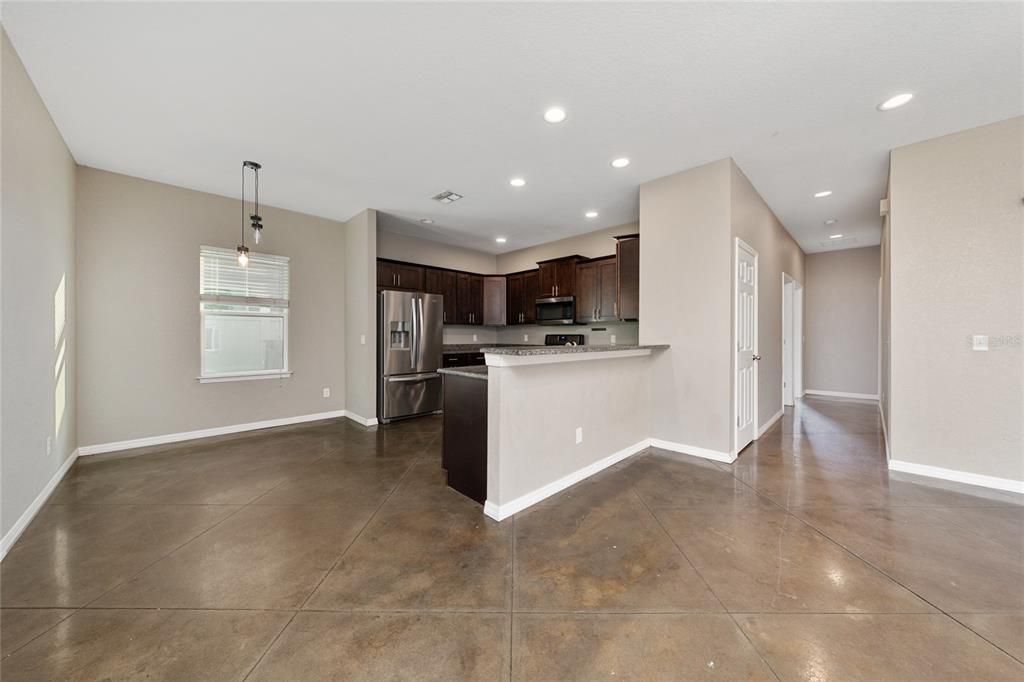 Active With Contract: $230,000 (3 beds, 2 baths, 1268 Square Feet)