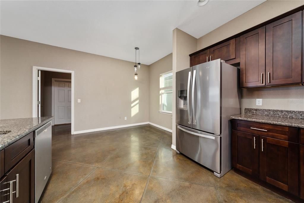 Active With Contract: $230,000 (3 beds, 2 baths, 1268 Square Feet)