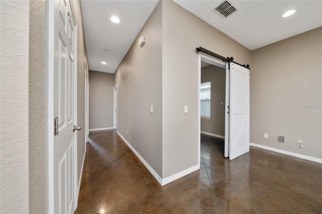 Active With Contract: $230,000 (3 beds, 2 baths, 1268 Square Feet)