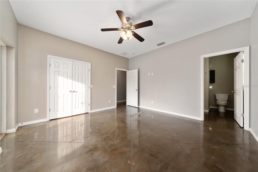 Active With Contract: $230,000 (3 beds, 2 baths, 1268 Square Feet)