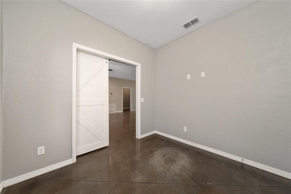 Active With Contract: $230,000 (3 beds, 2 baths, 1268 Square Feet)