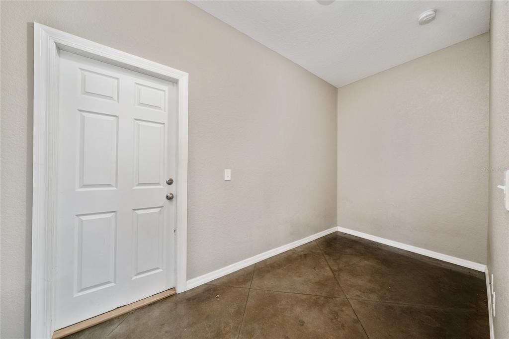 Active With Contract: $230,000 (3 beds, 2 baths, 1268 Square Feet)