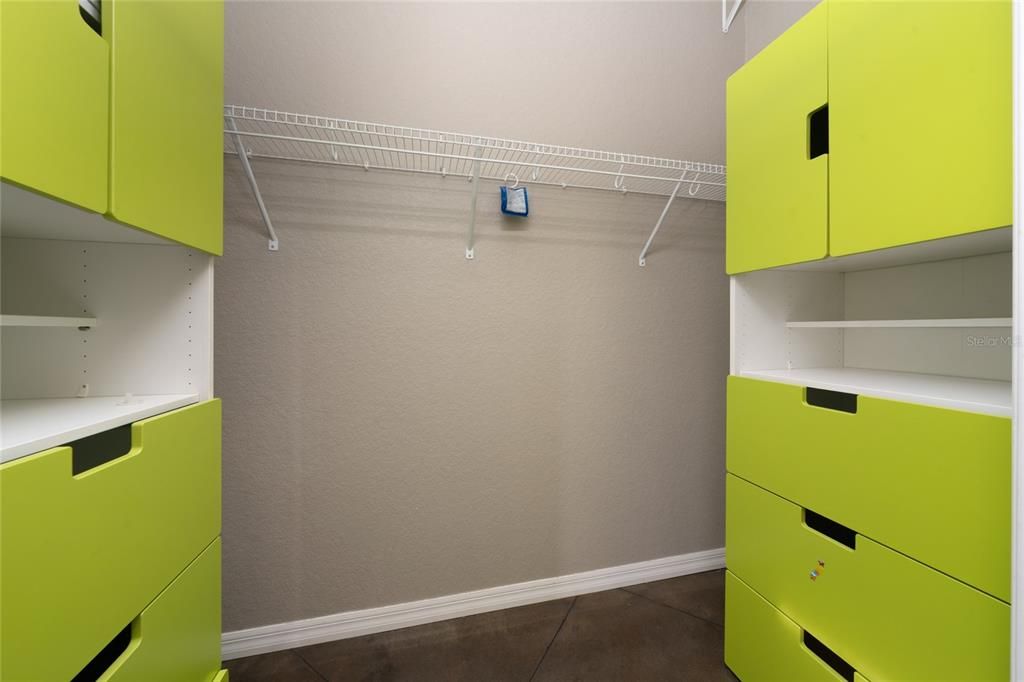 Active With Contract: $230,000 (3 beds, 2 baths, 1268 Square Feet)